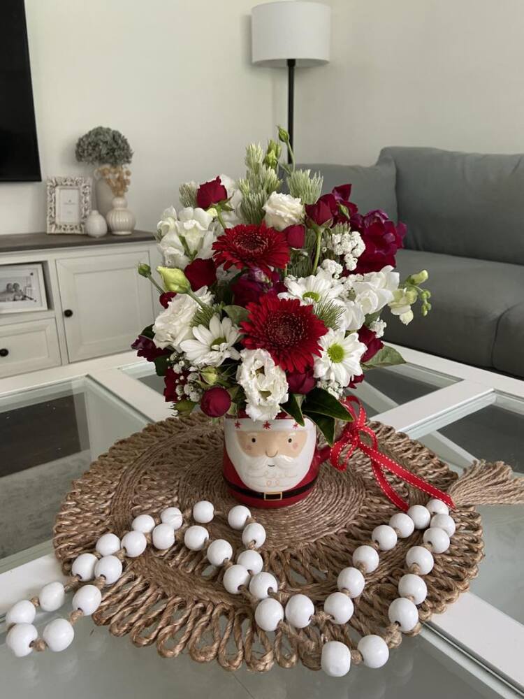 Santa Mug Arrangement